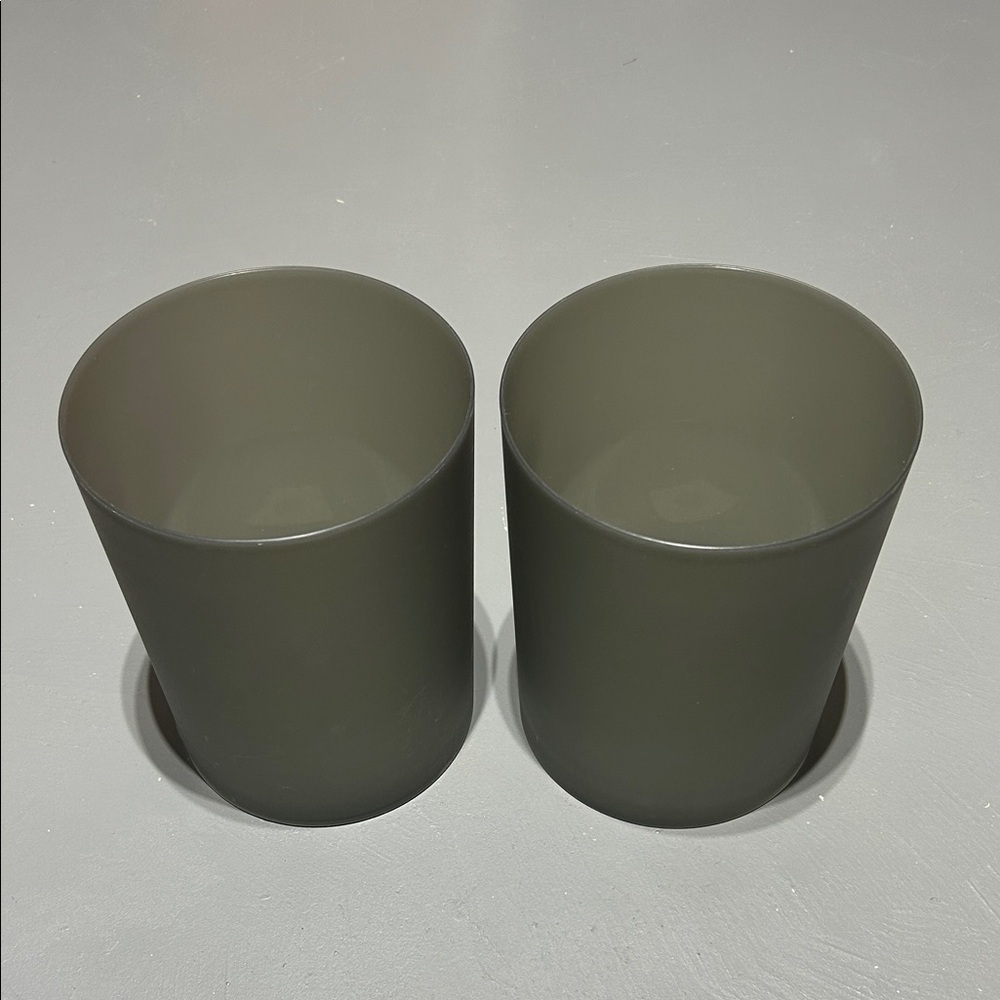 (2 pack) Plastic Gray Garbage Cans